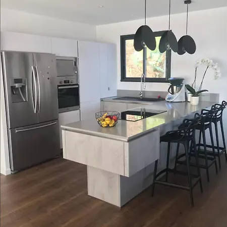 De Avec Piscine Au Bord De * San-Martino-di-Lota