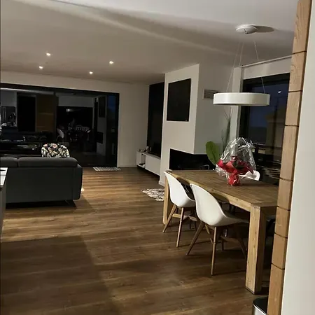 De Avec Piscine Au Bord De Villa San-Martino-di-Lota