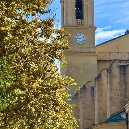 De Avec Piscine Au Bord De Villa