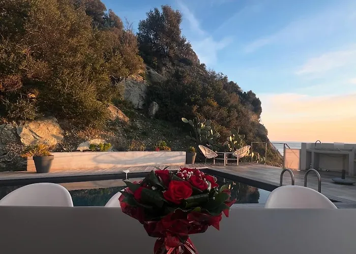 Villa Du Cap * San-Martino-di-Lota