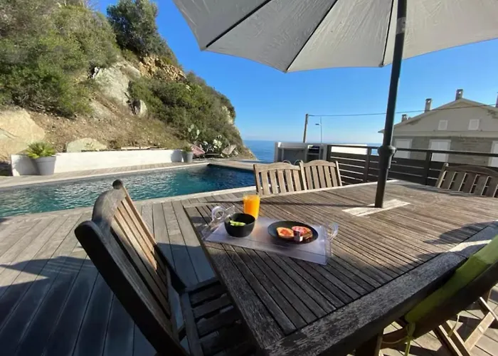 De Avec Piscine Au Bord De San-Martino-di-Lota